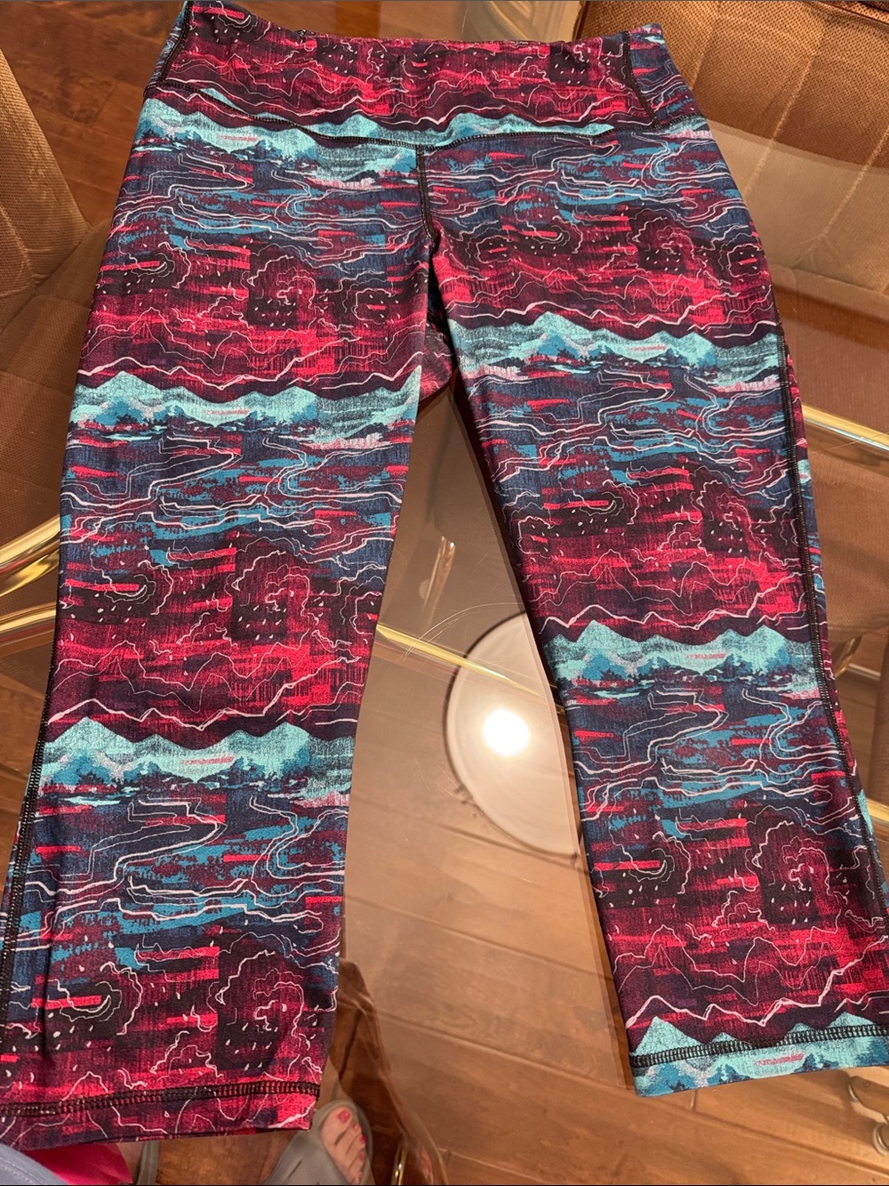 Patagonia Magenta, Teal & Black Patterned Capri Leggings